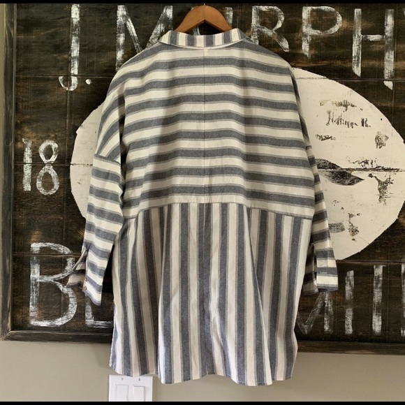 Plus Size Navy & White Tunic Blouse Top - NWT - Picture 3 of 3